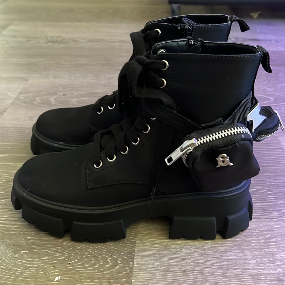 Steve Madden Thora boots black 7